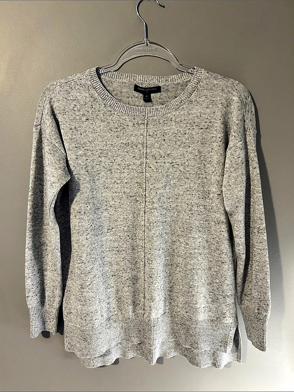 Banana Republic Gray Crew Neck Sweater Size Medium Like New